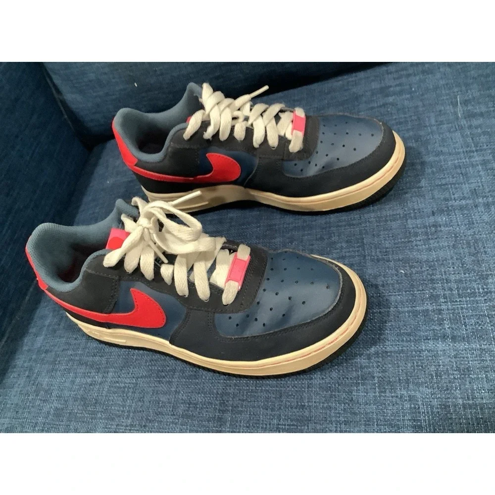 Size 5.5Y - Nike Dunk Low Premium Valentine's Day 314219-400